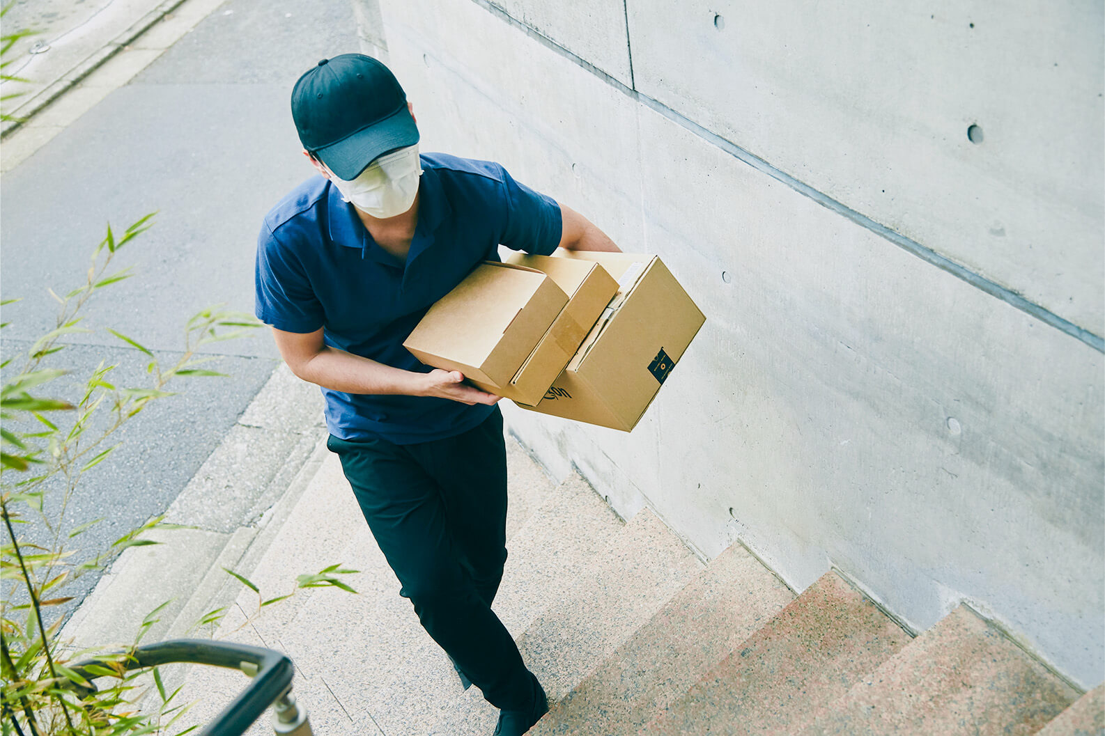 LIGHT CARGO DRIVER